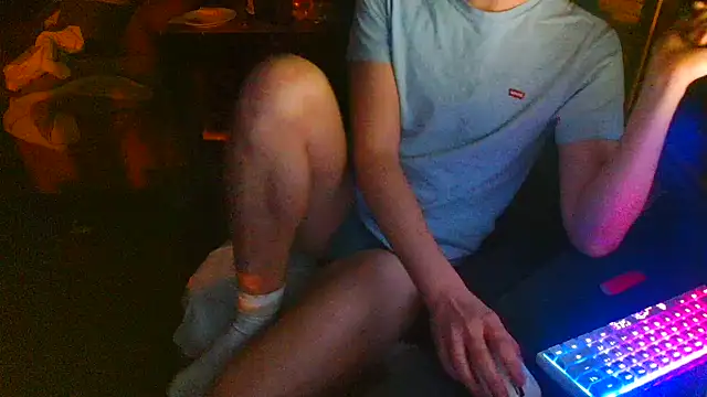 Snapshot of Str8boyy chatting on January 1, 3:34 am Str8boyy online show from January 1, 3:34 am