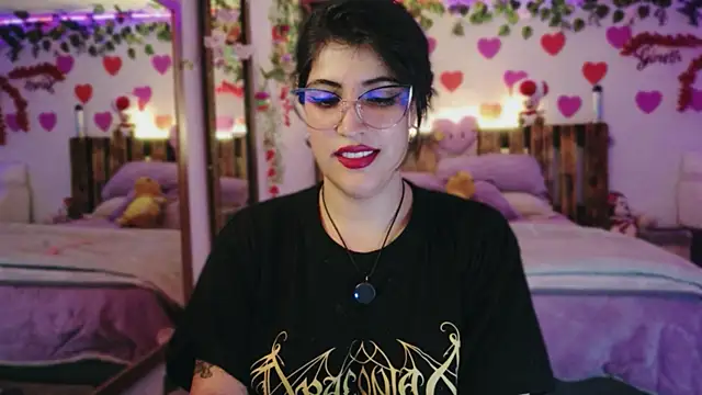 Snapshot of azahar__ziiz chatting on June 9, 12:22 am azahar ziiz online show from June 9, 12:22 am