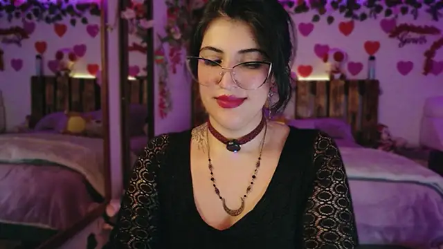 Snapshot of azahar__ziiz chatting on June 11, 2:53 am azahar ziiz online show from June 11, 2:53 am