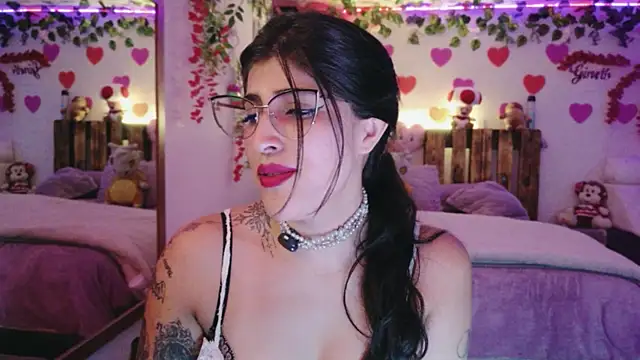 Snapshot of azahar__ziiz chatting on July 11, 9:38 pm azahar ziiz online show from July 11, 9:38 pm