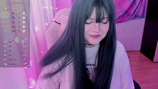 Snapshot of SelenaCute chatting on June 11, 10:24 am SelenaCute online show from June 11, 10:24 am
