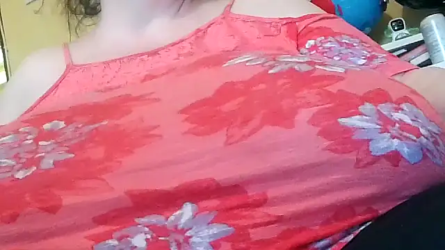 Snapshot of Nataliesbestjuggs chatting on April 18, 1:37 pm Nataliesbestjuggs online show from April 18, 1:37 pm