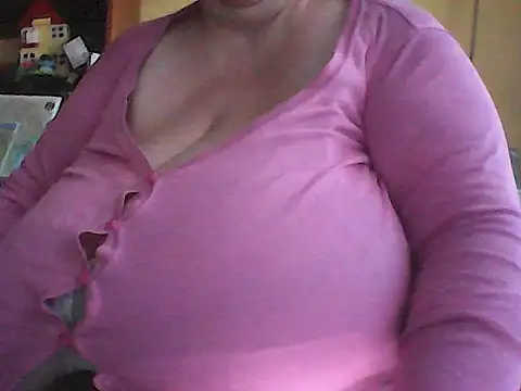 Nataliesbestjuggs online show from June 14, 3:52 am