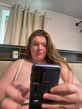 lilmama69900 online show from May 25, 10:38 pm