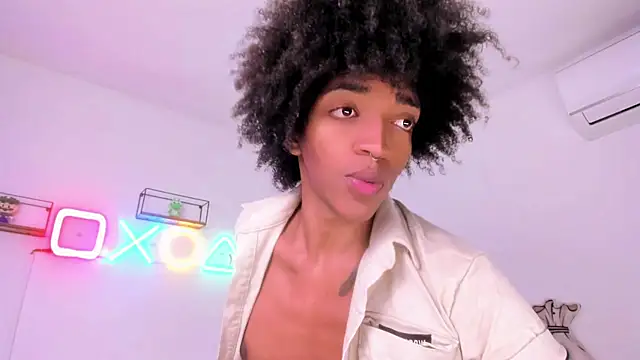 Snapshot of eileen_tanihara chatting on February 14, 7:49 am eileen tanihara online show from February 14, 7:49 am