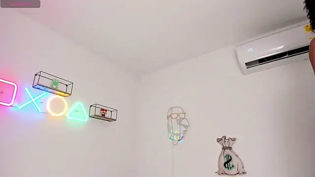 Snapshot of eileen_tanihara chatting on February 26, 8:02 am eileen tanihara online show from February 26, 8:02 am