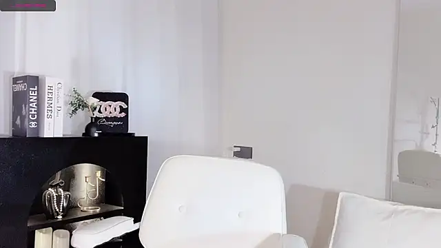 lvy-w online show from November 10, 12:04 pm