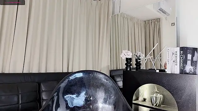 lvy-w online show from January 17, 11:37 am