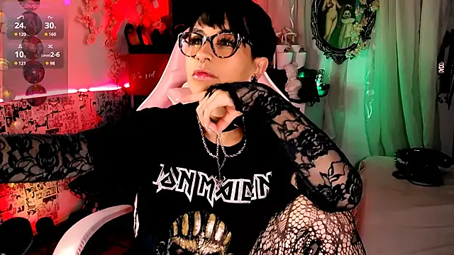 Snapshot of kitty_roxy chatting on October 2, 6:42 am kitty roxy online show from October 2, 6:42 am