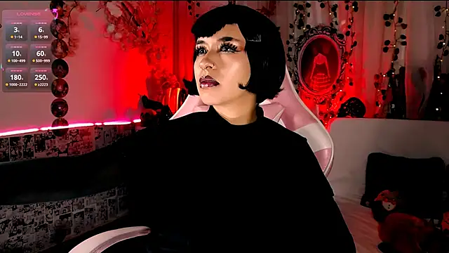 Snapshot of kitty_roxy chatting on October 12, 5:17 am kitty roxy online show from October 12, 5:17 am