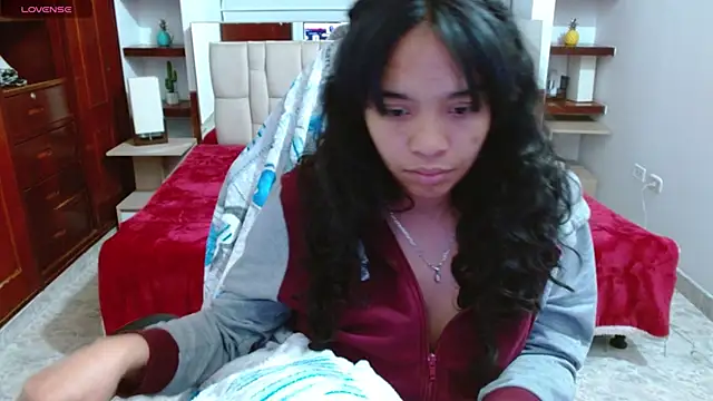 laureentt  online show from January 22, 7:14 am