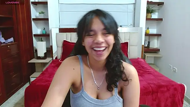 laureentt  online show from January 28, 3:47 am