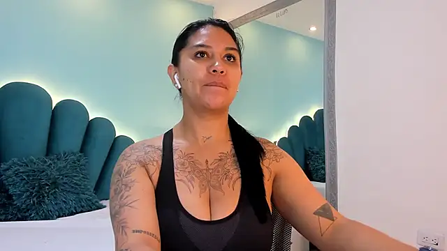 sharlott18 online show from January 13, 12:32 pm