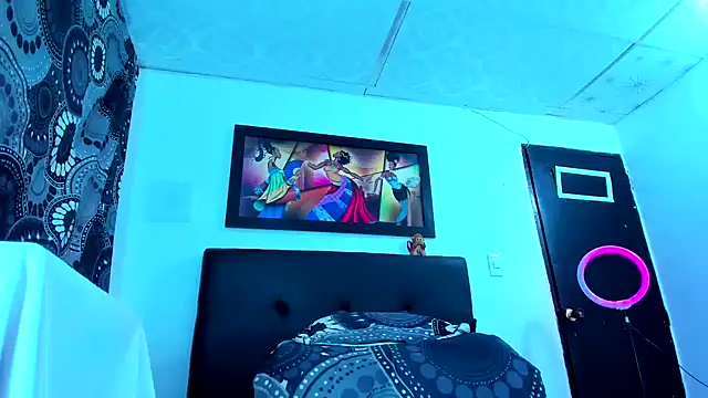 Snapshot of Jeymi-BigCock chatting on November 27, 2:30 pm Jeymi-BigCock online show from November 27, 2:30 pm