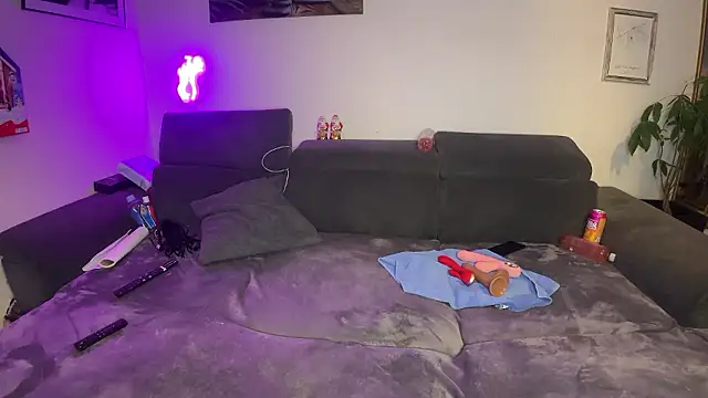 Furby13 online show from December 3, 10:07 pm