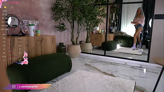 Serene Sophiex online show from September 28, 8:25 pm