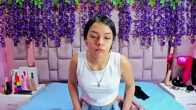 Snapshot of Bich_Anal_ chatting on January 10, 1:09 pm Bich Anal online show from January 10, 1:09 pm