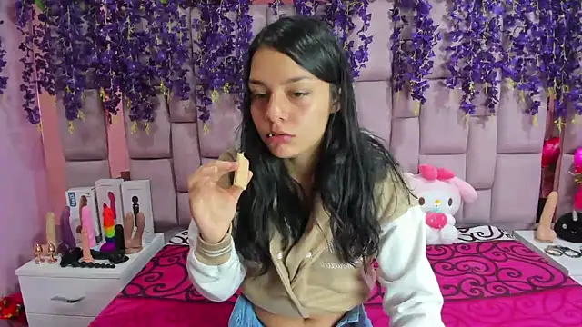 Snapshot of Bich_Anal_ chatting on January 13, 1:17 pm Bich Anal online show from January 13, 1:17 pm