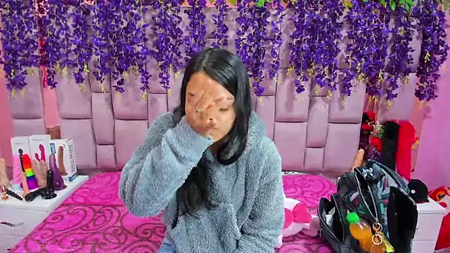 Snapshot of Bich_Anal_ chatting on March 7, 12:56 pm Bich Anal online show from March 7, 12:56 pm