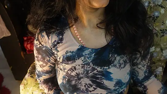 -AyeshaSinghania- online show from February 19, 10:00 am