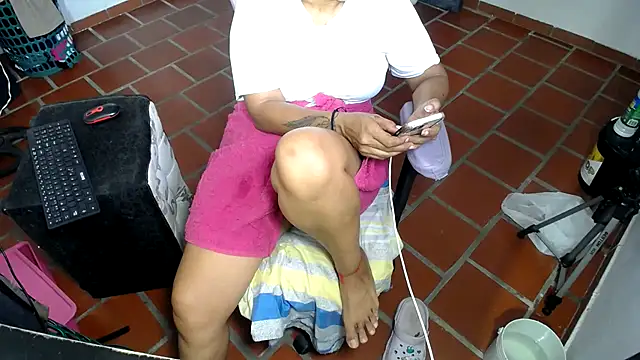 daleska ayala 1 online show from May 19, 8:26 pm