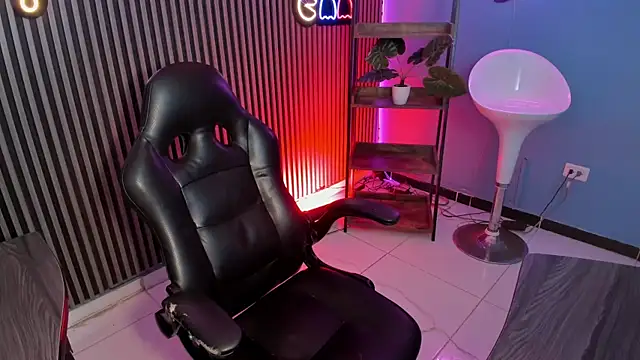 emily roberts1 online show from September 29, 4:39 am