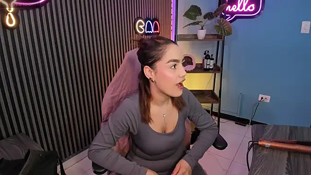 emily roberts1 online show from October 30, 4:25 am