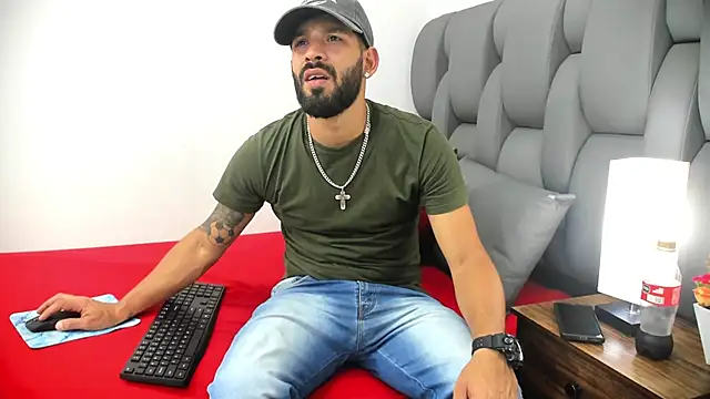 Thiagogomez online show from March 31, 7:14 pm