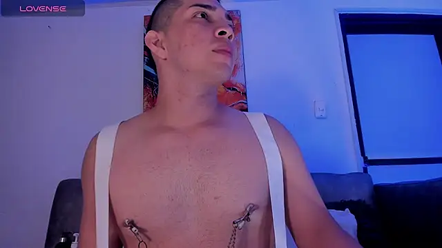 Snapshot of JUANDIAMONDS98 chatting on December 12, 12:44 pm JUANDIAMONDS98 online show from December 12, 12:44 pm