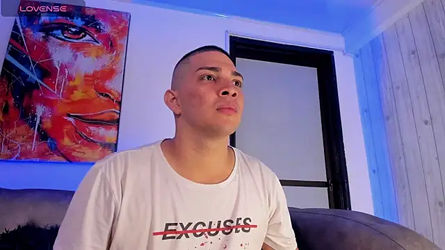 Snapshot of JUANDIAMONDS98 chatting on February 7, 12:39 pm JUANDIAMONDS98 online show from February 7, 12:39 pm