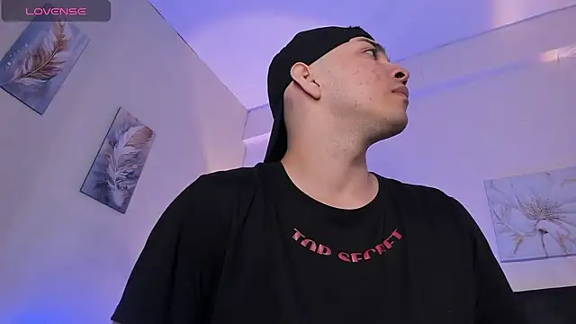 Snapshot of JUANDIAMONDS98 chatting on September 11, 12:27 pm JUANDIAMONDS98 online show from September 11, 12:27 pm