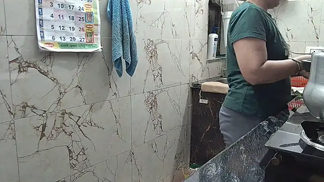 Snapshot of bhabhisexxy_880 chatting on July 2, 2:33 am bhabhisexxy 880 online show from July 2, 2:33 am