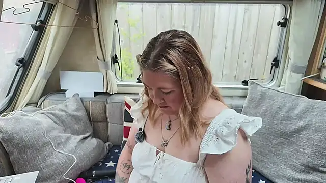 British  Rosie online show from May 15, 7:59 am