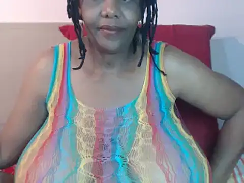 bustykelly online show from February 5, 9:15 am