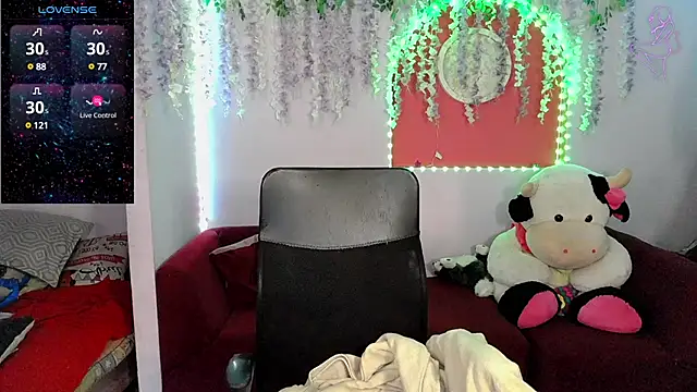 Snapshot of ValentinaMiller_ chatting on January 22, 7:34 pm ValentinaMiller online show from January 22, 7:34 pm