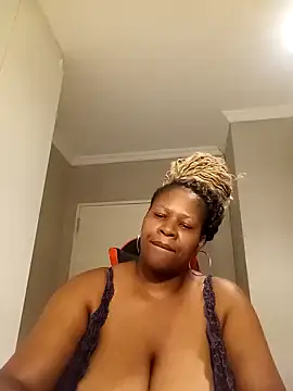 Snapshot of bustylisa1983 chatting on January 12, 10:22 pm bustylisa1983 online show from January 12, 10:22 pm