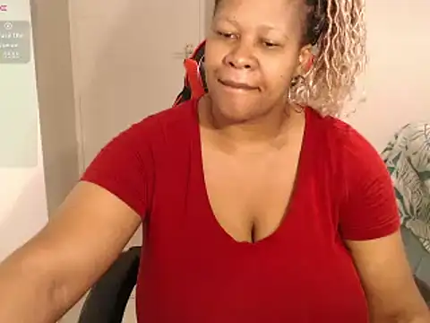 Snapshot of bustylisa1983 chatting on January 17, 8:34 am bustylisa1983 online show from January 17, 8:34 am