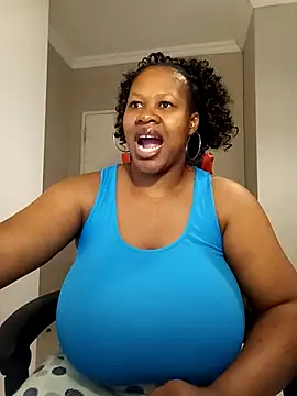 Snapshot of bustylisa1983 chatting on February 19, 8:44 am bustylisa1983 online show from February 19, 8:44 am