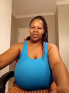 Snapshot of bustylisa1983 chatting on March 17, 5:45 am bustylisa1983 online show from March 17, 5:45 am