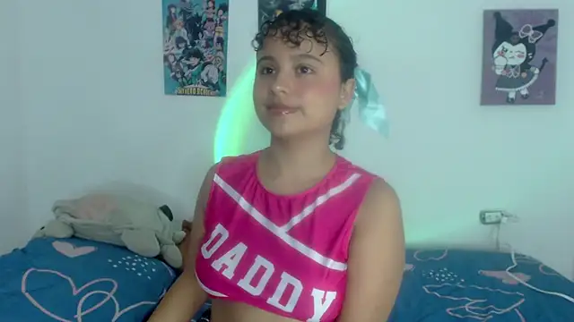 Snapshot of lou_cute chatting on January 19, 10:06 pm lou cute online show from January 19, 10:06 pm