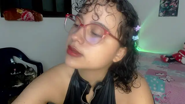 Snapshot of lou_cute chatting on January 26, 10:24 pm lou cute online show from January 26, 10:24 pm