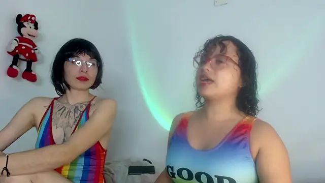 Snapshot of lou_cute chatting on February 11, 3:08 am lou cute online show from February 11, 3:08 am