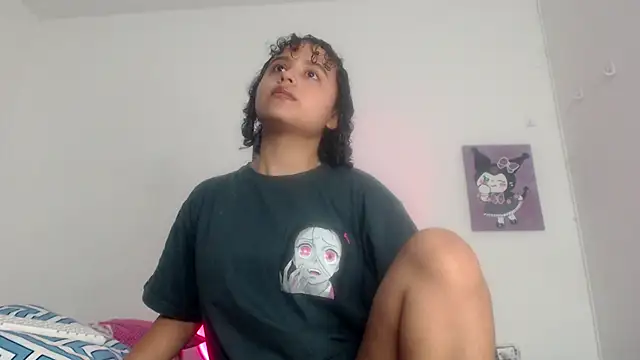 Snapshot of lou_cute chatting on February 25, 3:09 am lou cute online show from February 25, 3:09 am