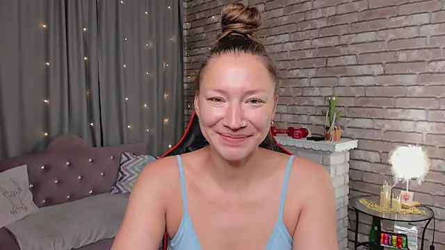 Snapshot of SarahCoksss chatting on May 3, 12:27 am SarahCoksss online show from May 3, 12:27 am