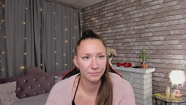 Snapshot of SarahCoksss chatting on May 24, 12:37 am SarahCoksss online show from May 24, 12:37 am