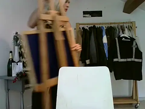 Snapshot of xxxlecram chatting on May 27, 2:14 pm xxxlecram online show from May 27, 2:14 pm