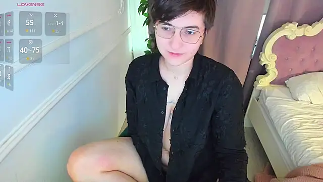 Snapshot of Lily_Marlin chatting on October 23, 10:25 am Lily Marlin online show from October 23, 10:25 am