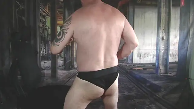 ManlyPrisonGuy online show from April 23, 2:19 pm