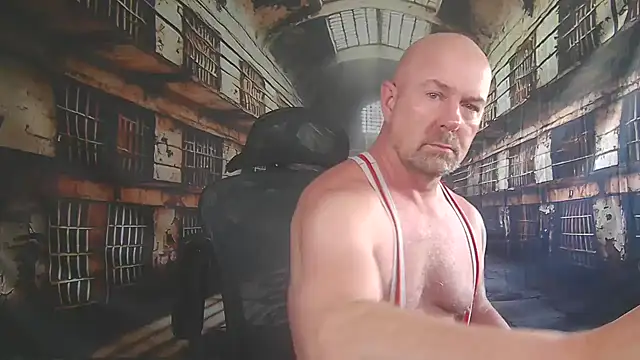 ManlyPrisonGuy online show from May 7, 2:11 pm
