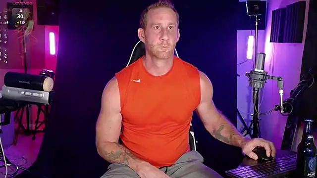 Snapshot of FiftyShadez chatting on September 25, 12:03 am FiftyShadez online show from September 25, 12:03 am